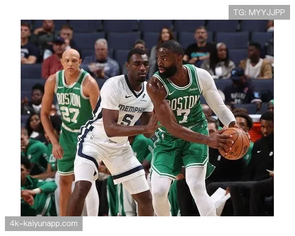 数据前瞻:三月份对阵中,凯尔特人对手场均失误高居联盟第一 数据前瞻:三月份对阵中,凯尔特人对手场均失误高居联盟第一